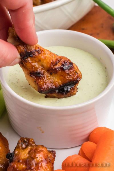 Grilled Honey Sriracha Chicken Wings